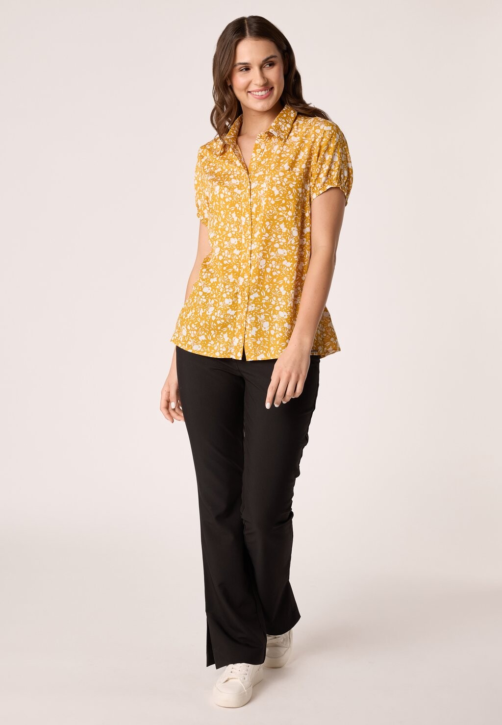 Блузка на пуговицах QUIOSQUE, желтый
Блузка на пуговицах QUIOSQUE, желтый