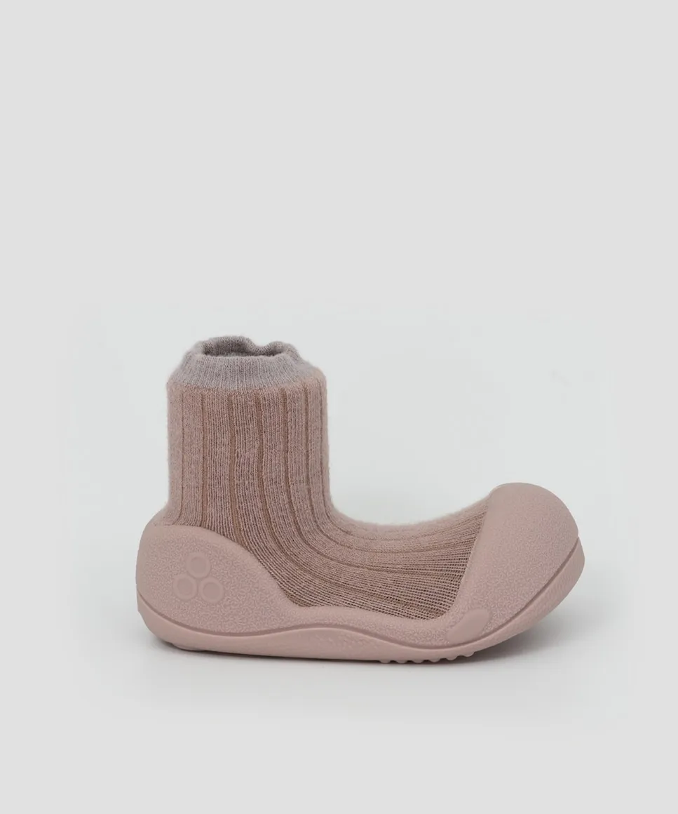 Носочки для новорожденных из хлопка светло-коричневого цвета Attipas
Носочки для новорожденных из хлопка светло-коричневого цвета Attipas