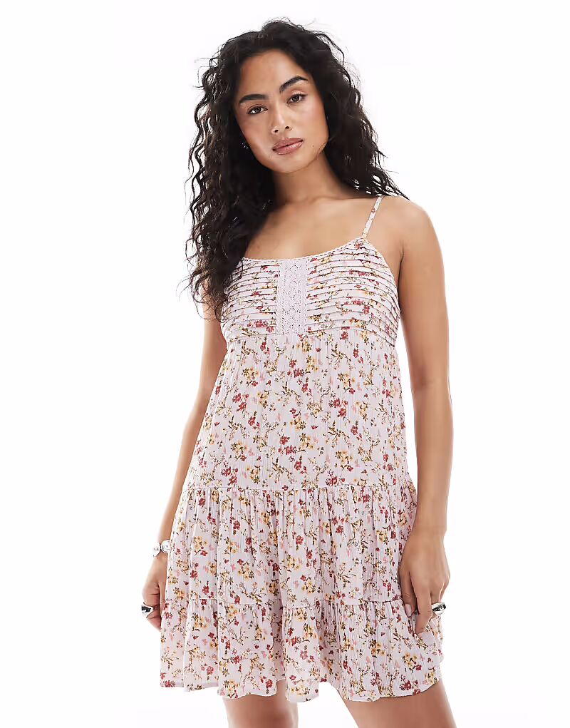 Сарафан New Look с защипами и цветочным принтом белого цвета
Сарафан New Look с защипами и цветочным принтом белого цвета