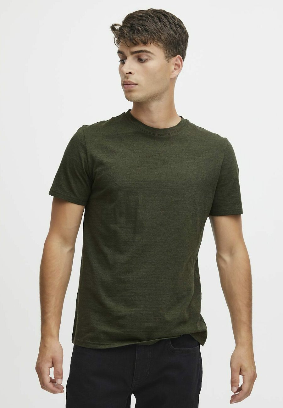 Футболка Casual Friday CFTHOR MICRO STRIPED TEE, Grün/Green, Зеленый, Футболка Casual Friday CFTHOR MICRO STRIPED TEE, Grün/Green
Футболка Casual Friday CFTHOR MICRO STRIPED TEE, Grün/Green, Зеленый, Футболка Casual Friday CFTHOR MICRO STRIPED TEE, Grün/Green