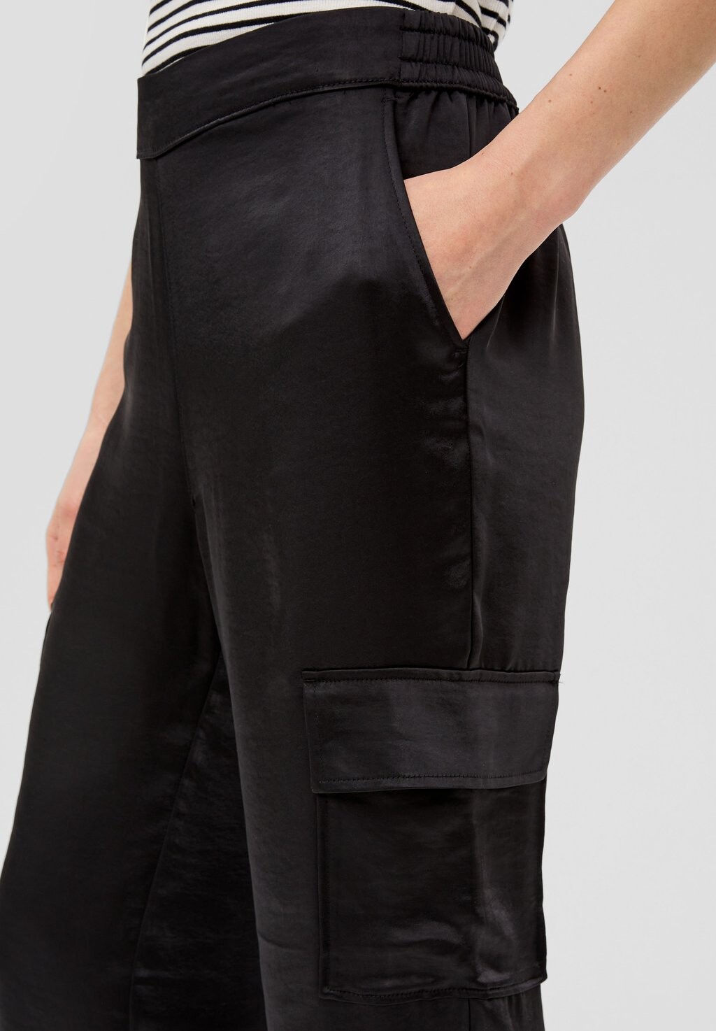 Брюки карго WIDE s.Oliver, черный
Брюки карго WIDE s.Oliver, черный