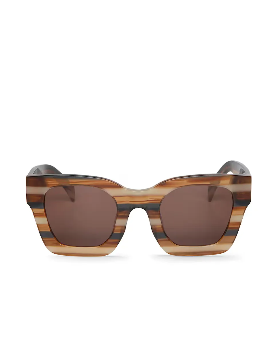 Женские солнцезащитные очки Mr Boho в разноцветной ацетатной оправе и классическими линзами
Женские солнцезащитные очки Mr Boho в разноцветной ацетатной оправе и классическими линзами