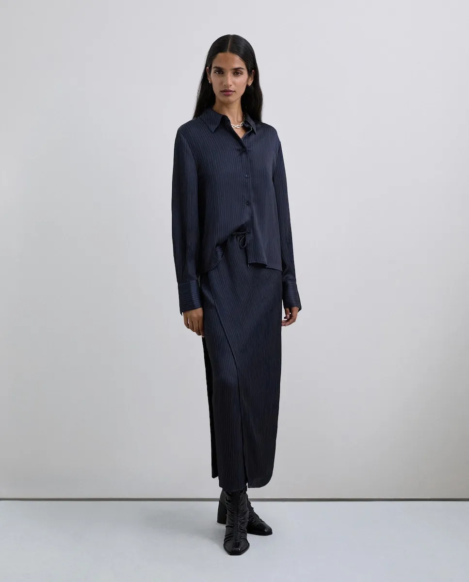 Женская длинная юбка в полоску с разрезом сбоку Scalpers, синий
Женская длинная юбка в полоску с разрезом сбоку Scalpers, синий