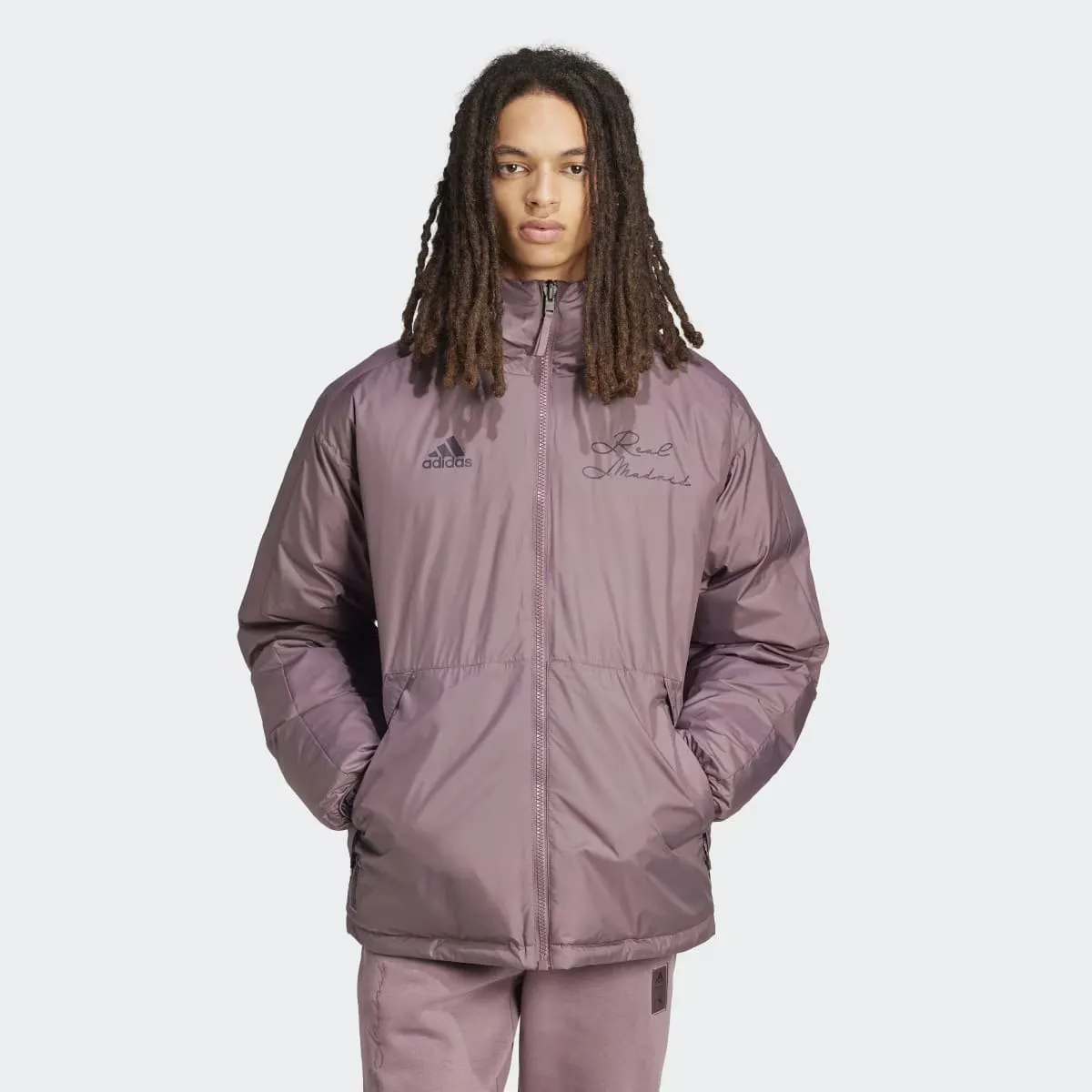 Реал Мадрид CF Сезонный мужской пуховик Adidas, фиолетовый
Реал Мадрид CF Сезонный мужской пуховик Adidas, фиолетовый