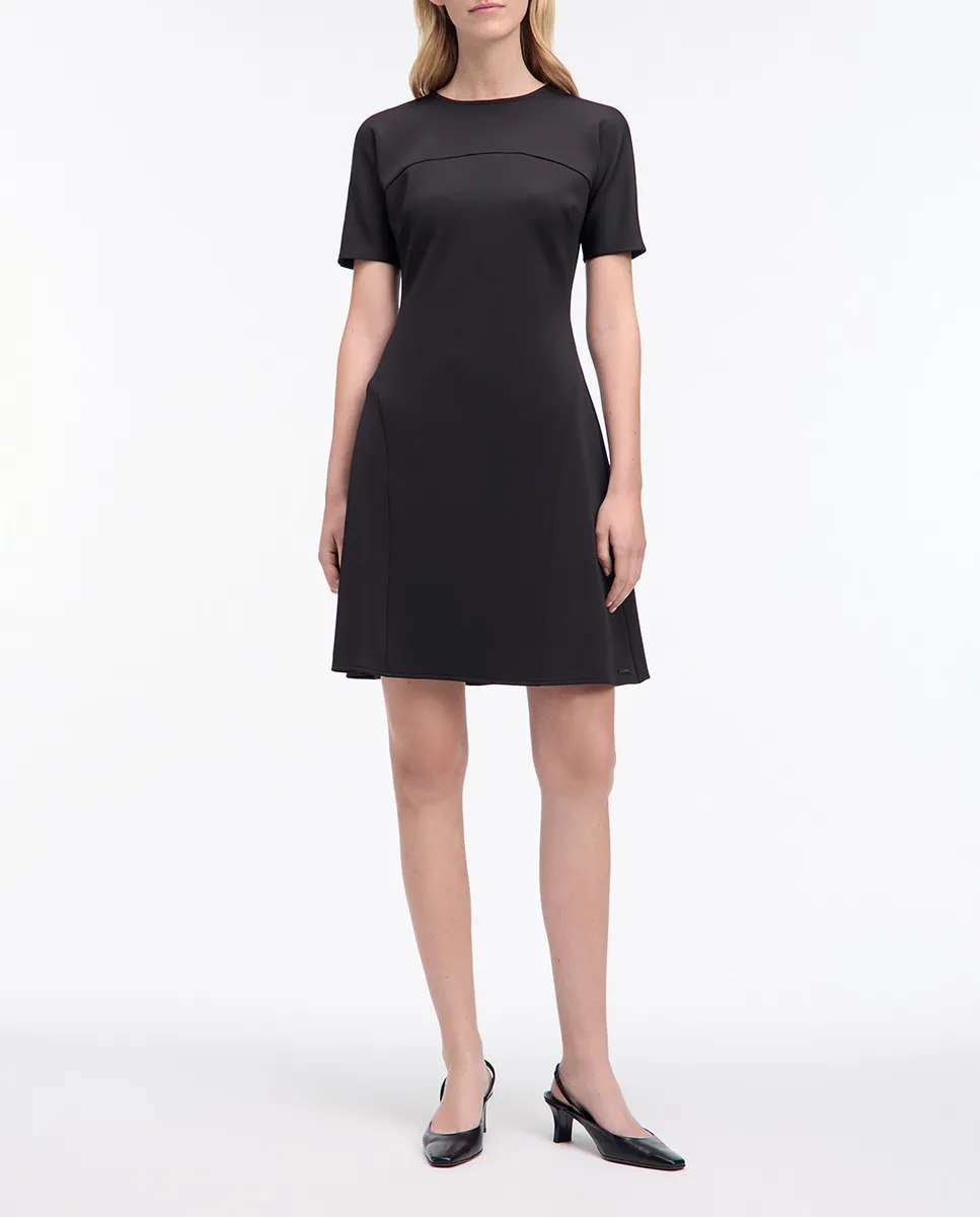 Трикотажное платье с круглым вырезом Calvin Klein, черный
Трикотажное платье с круглым вырезом Calvin Klein, черный