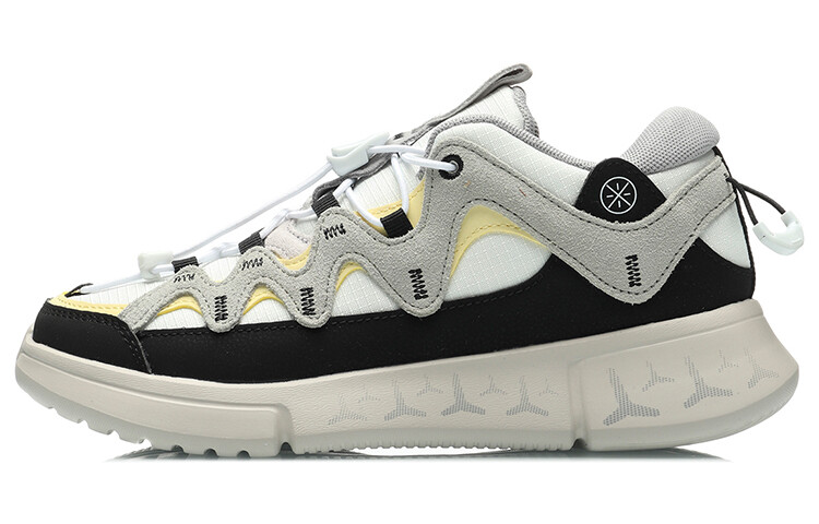 Баскетбольные кроссовки Essence 2.3 для детей GS Low-top белые/черные Lining Young
Баскетбольные кроссовки Essence 2.3 для детей GS Low-top белые/черные Lining Young