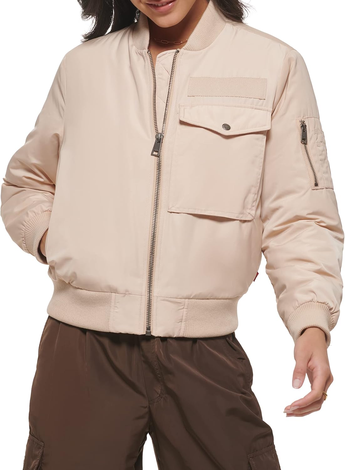 Женская куртка-бомбер Levi's с накладным карманом, песочный
Женская куртка-бомбер Levi's с накладным карманом, песочный
