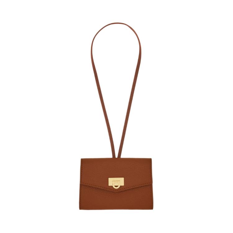 Ferragamo Женский кардхолдер из телячьей кожи коньячного цвета
Ferragamo Женский кардхолдер из телячьей кожи коньячного цвета