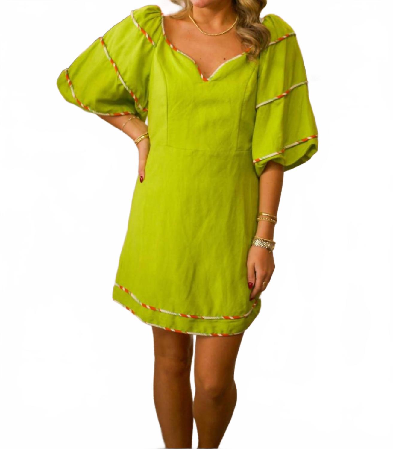 Многослойное платье с вырезом "сердечко" и пышными рукавами в цитриновом цвете Karlie, Citrine
Многослойное платье с вырезом "сердечко" и пышными рукавами в цитриновом цвете Karlie, Citrine