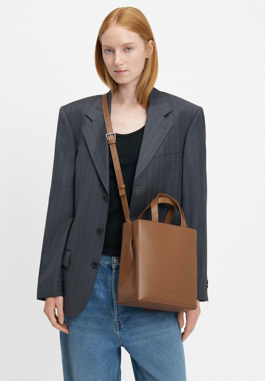 Сумка Liebeskind Berlin Handbag, Karamell/Cognac
Сумка Liebeskind Berlin Handbag, Karamell/Cognac