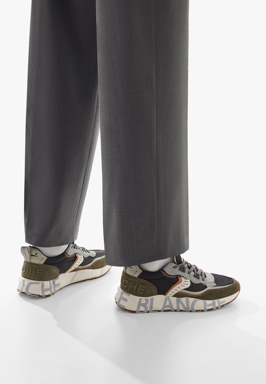 Кроссовки Voile Blanche CLUB01., Grün-Braun-/Green
Кроссовки Voile Blanche CLUB01., Grün-Braun-/Green