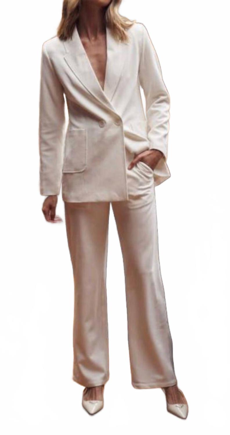 Брюки Jasper Pant в белом цвете Aston Studio
Брюки Jasper Pant в белом цвете Aston Studio