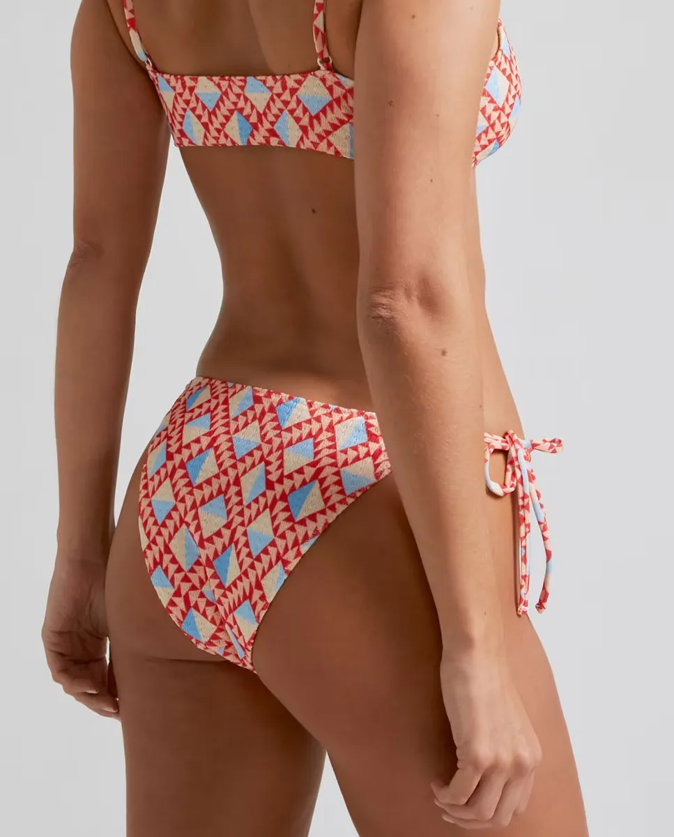 Низ бикини с завязками ирокез из структурированной ткани и подкладкой Robin Collection, мультиколор
Низ бикини с завязками ирокез из структурированной ткани и подкладкой Robin Collection, мультиколор