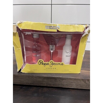 Парфюмированная вода For Her 30 мл с лосьоном для тела и гелем для душа 50 мл, Pepe Jeans
Парфюмированная вода For Her 30 мл с лосьоном для тела и гелем для душа 50 мл, Pepe Jeans