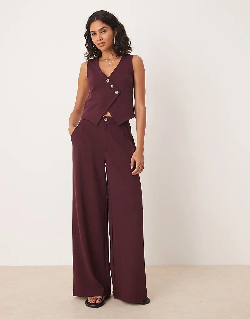 Широкие брюки из трикотажного твила от ASOS DESIGN бордового цвета
Широкие брюки из трикотажного твила от ASOS DESIGN бордового цвета