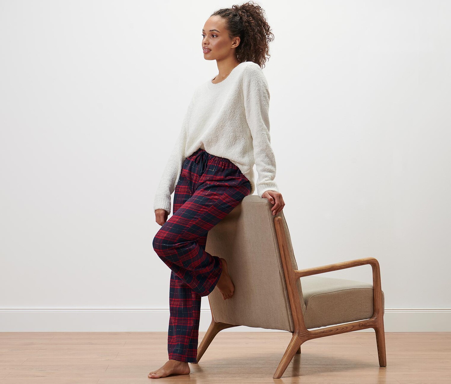 Фланелевые свободные брюки Tchibo, красно-синяя клетчатая 
Фланелевые свободные брюки Tchibo, красно-синяя клетчатая