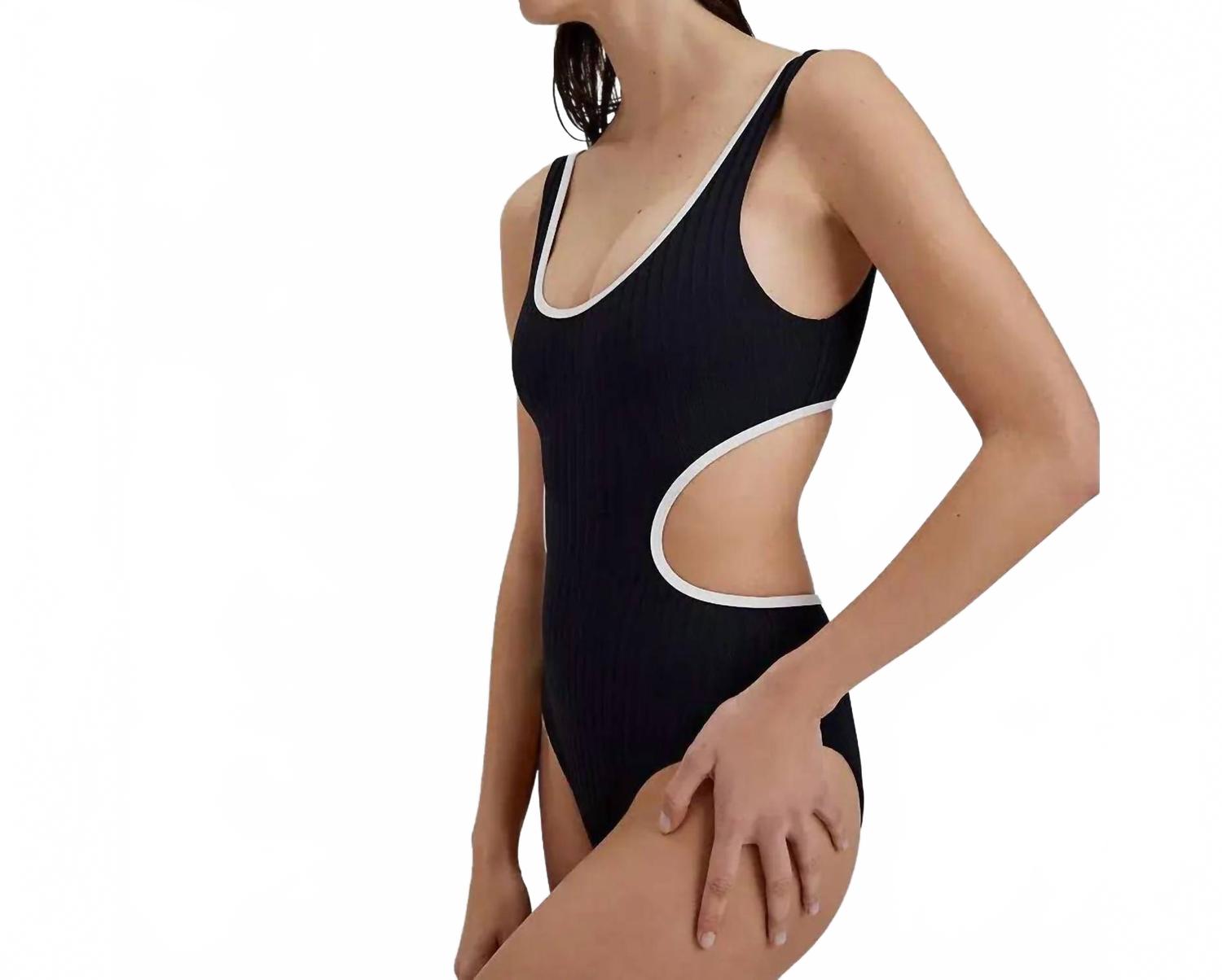 Сара Риббл Слитный купальник в цвете Блэкаут Solid & Striped, Blackout 
Сара Риббл Слитный купальник в цвете Блэкаут Solid & Striped, Blackout