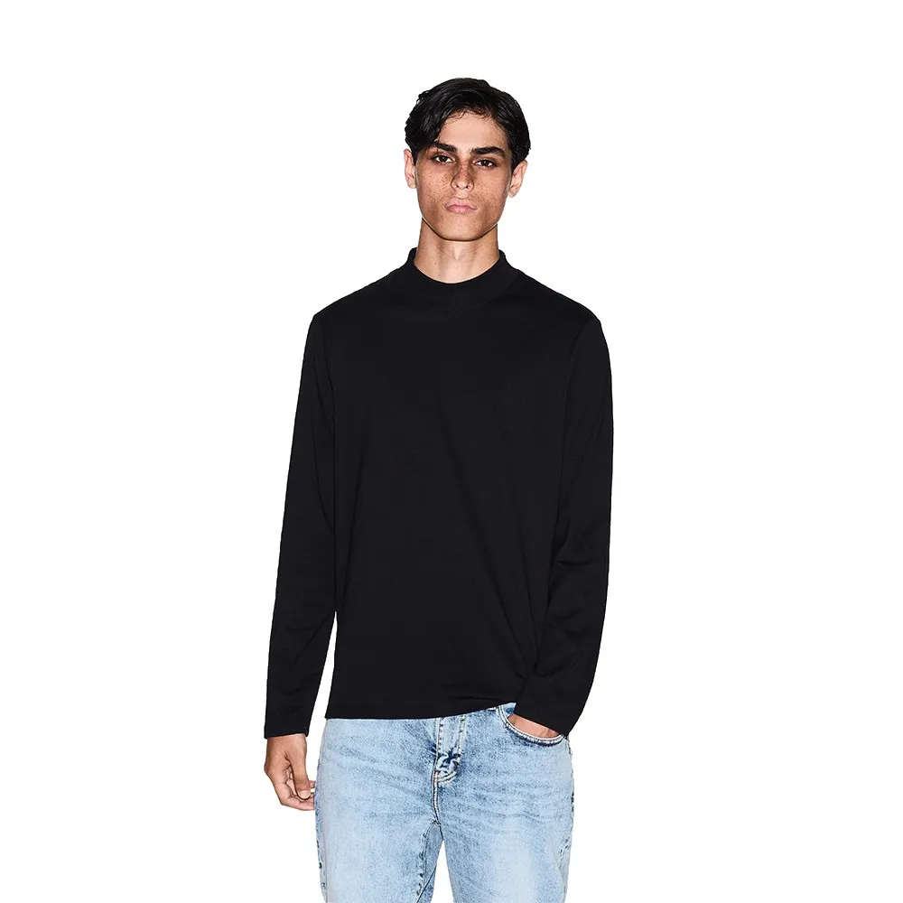 Свитер Armani Exchange XM001427_AF10362, черный
Свитер Armani Exchange XM001427_AF10362, черный