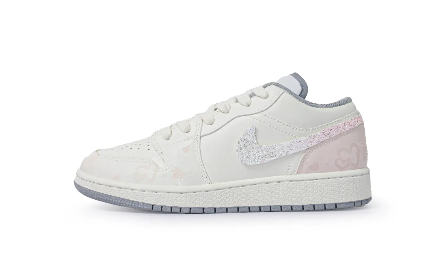 Jordan Air 1 Sweetheart Princess низкие детские баскетбольные кроссовки White для подростков
Jordan Air 1 Sweetheart Princess низкие детские баскетбольные кроссовки White для подростков