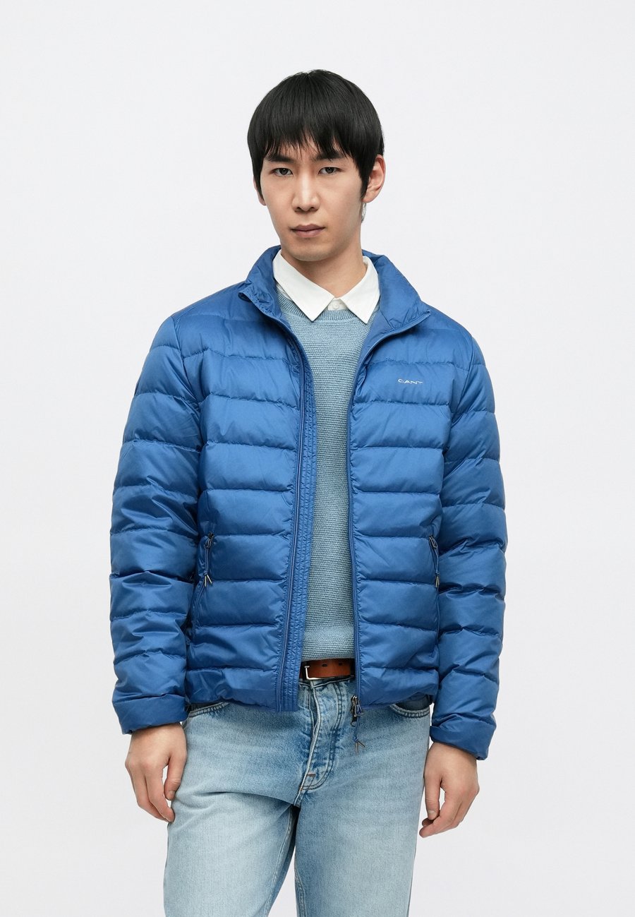 Куртка GANT Down jacket, Vintage Blue/Dark Blue
Куртка GANT Down jacket, Vintage Blue/Dark Blue