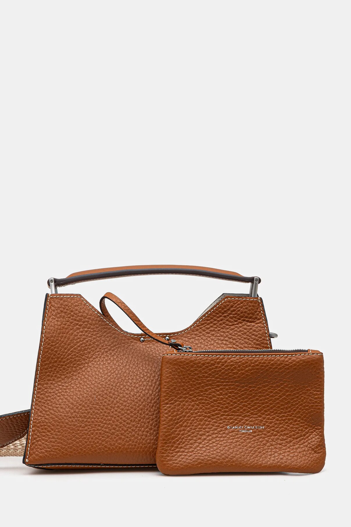 Кожаная сумка AURORA Gianni Chiarini, коричневый
Кожаная сумка AURORA Gianni Chiarini, коричневый
