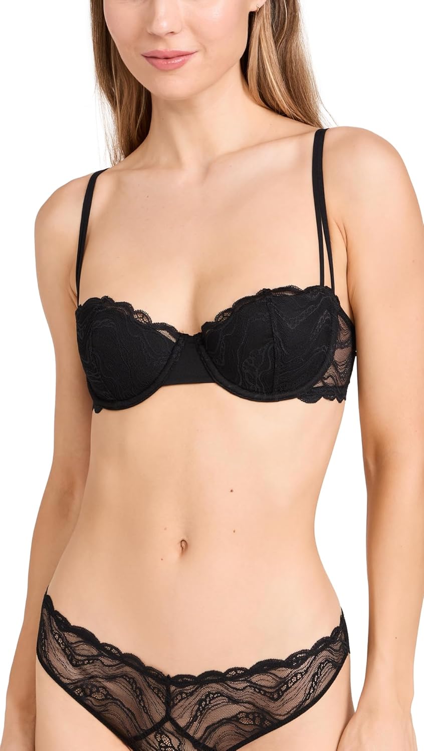 Женский бюстгальтер-балконет Calvin Klein с легкой подкладкой, Black
Женский бюстгальтер-балконет Calvin Klein с легкой подкладкой, Black