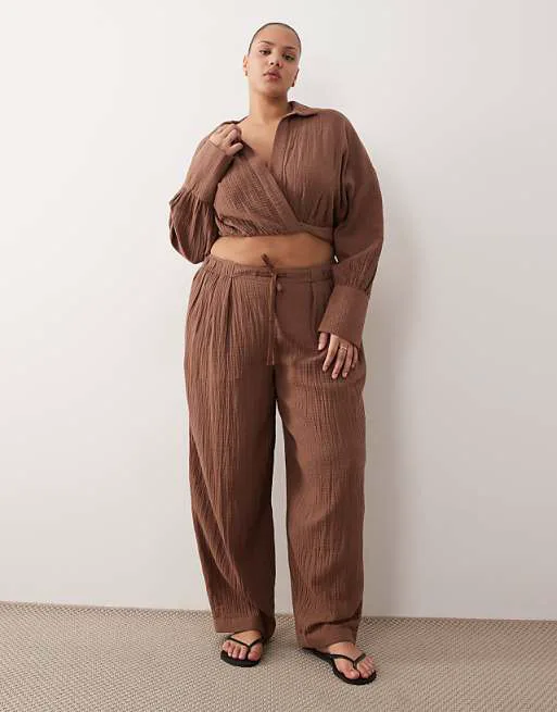 Пляжные брюки-баллоны цвета мокко из сырной ткани ASOS DESIGN Curve Callie
Пляжные брюки-баллоны цвета мокко из сырной ткани ASOS DESIGN Curve Callie