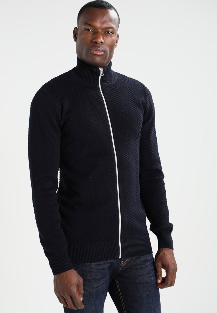 Кардиган CARLO ZIP Kronstadt, темно-синий
Кардиган CARLO ZIP Kronstadt, темно-синий