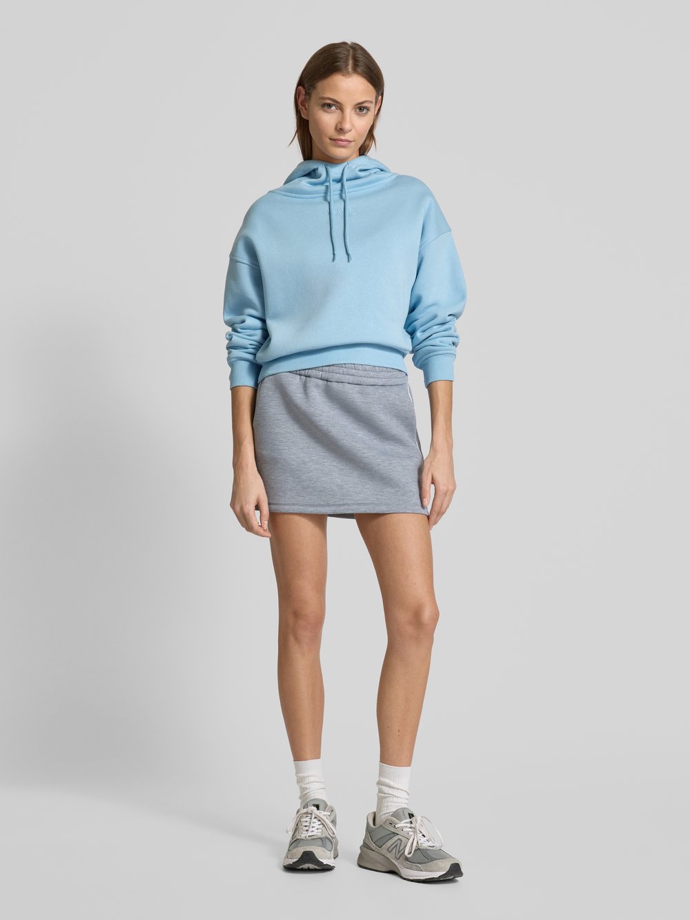 Толстовка с капюшоном модель «Карима» - Коллекция LeGer Studio LeGer by Lena Gercke, светло-голубой
Толстовка с капюшоном модель «Карима» - Коллекция LeGer Studio LeGer by Lena Gercke, светло-голубой