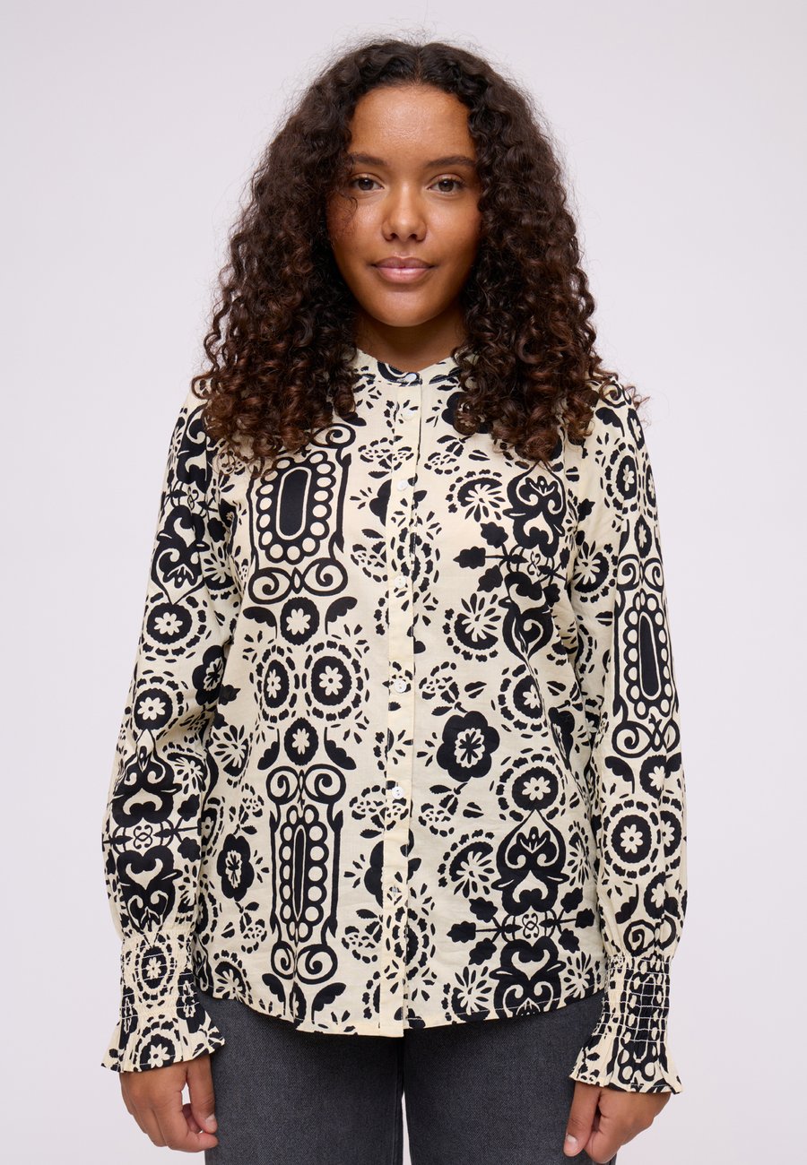 Блуза Noa Noa ANNIE, Print Offwhite Black/Black
Блуза Noa Noa ANNIE, Print Offwhite Black/Black