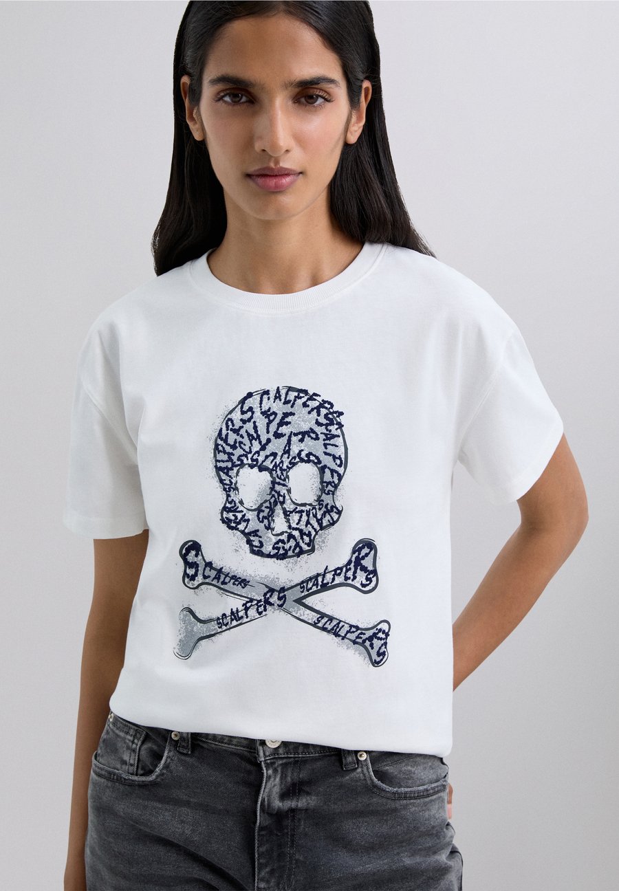 Футболка Scalpers SKULLFLOCK , Ecru/Beige, Бежевый, Футболка Scalpers SKULLFLOCK , Ecru/Beige
Футболка Scalpers SKULLFLOCK , Ecru/Beige, Бежевый, Футболка Scalpers SKULLFLOCK , Ecru/Beige