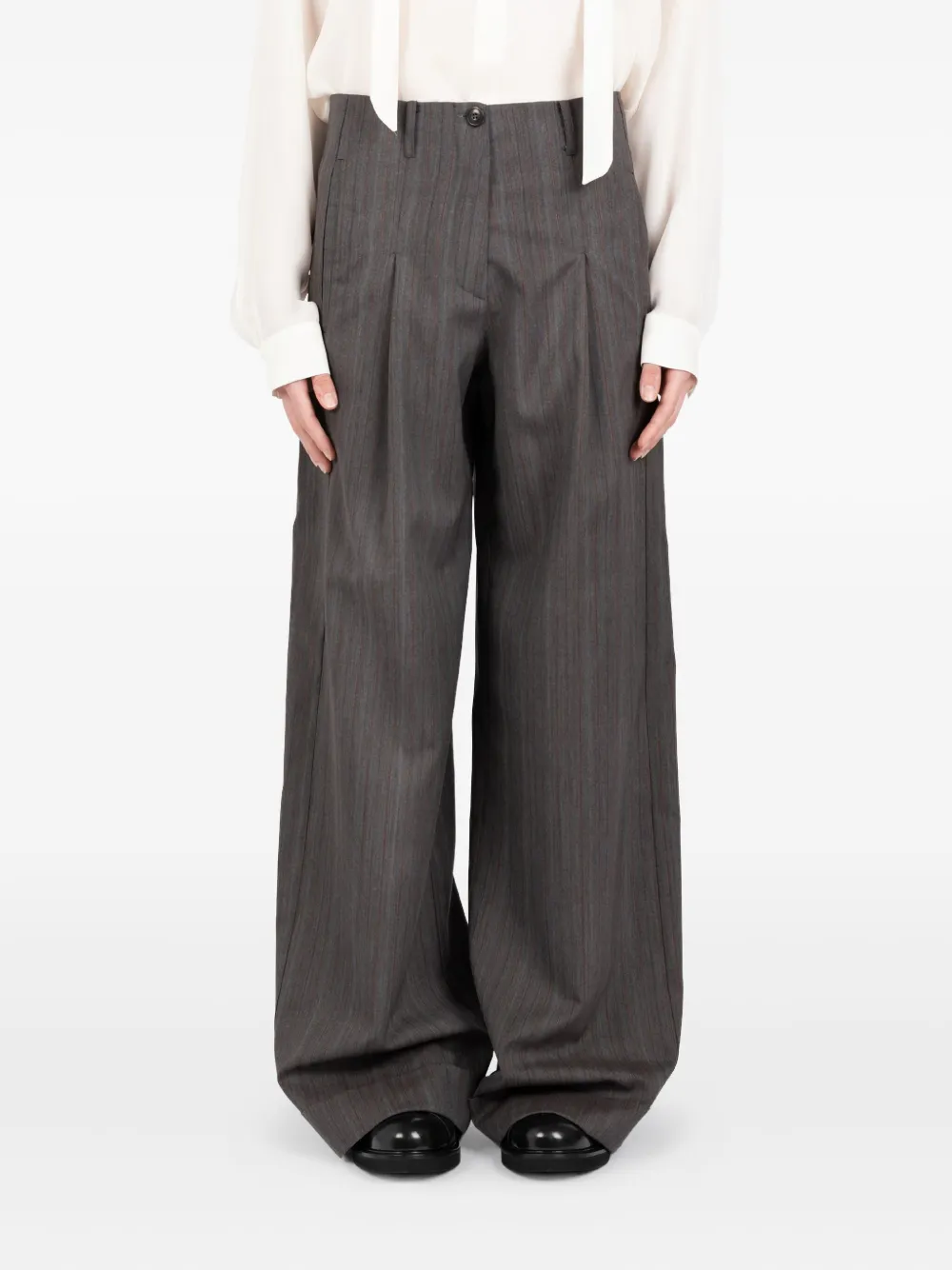 Брюки в тонкую полоску со складками Société Anonyme, серый 
Брюки в тонкую полоску со складками Société Anonyme, серый