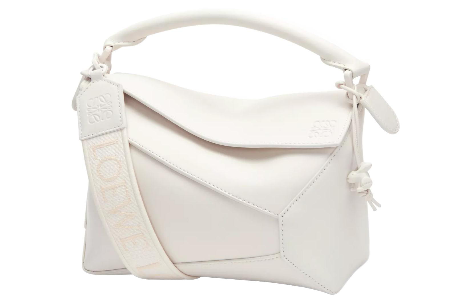 LOEWE Сумка через плечо из сатинированной телячьей кожи
LOEWE Сумка через плечо из сатинированной телячьей кожи