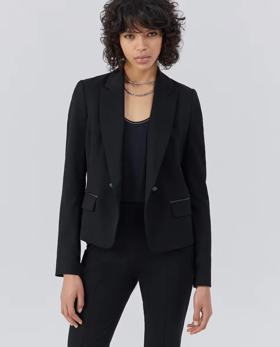 Женский пиджак с карманами черного цвета IKKS, черный
Женский пиджак с карманами черного цвета IKKS, черный