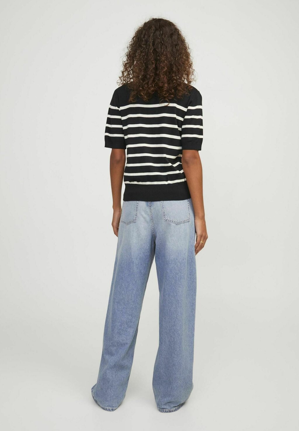 Футболка с принтом LAYLA JJXX, черный
Футболка с принтом LAYLA JJXX, черный