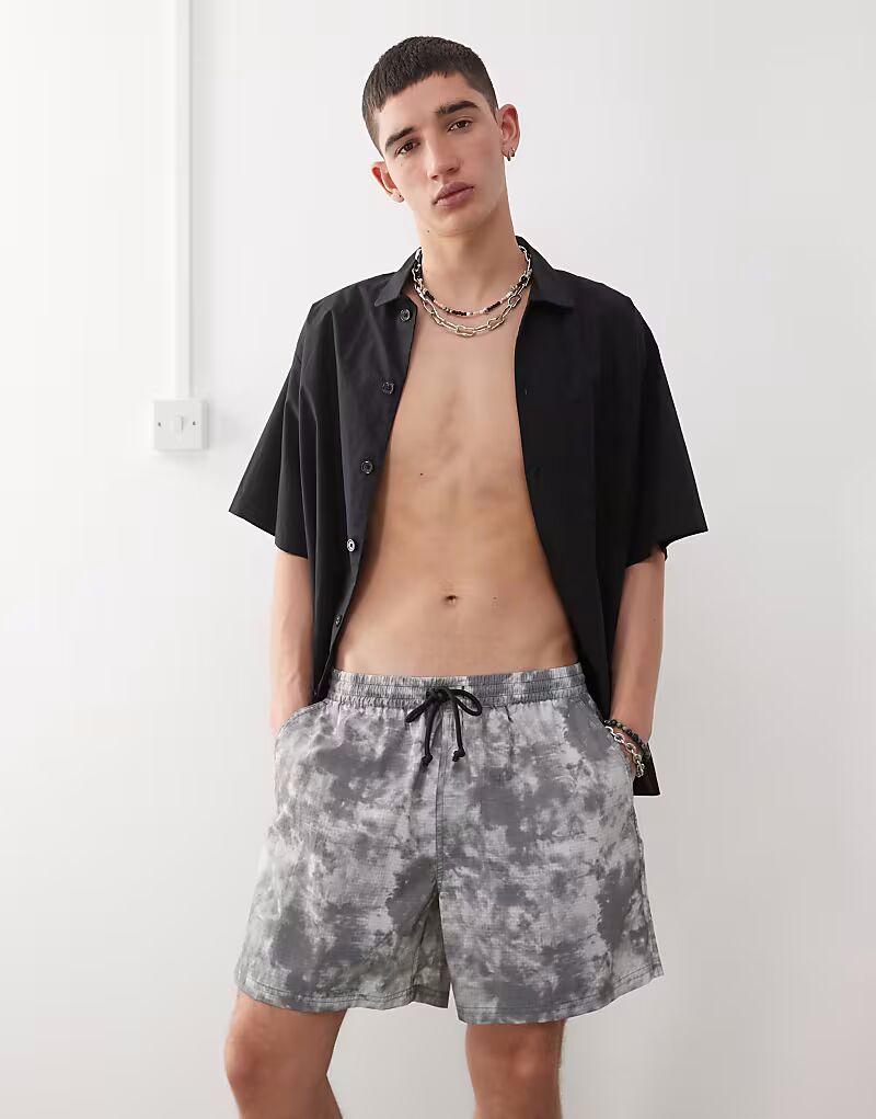 COLLUSION плавки-шорты с принтом тай-дай серого цвета
COLLUSION плавки-шорты с принтом тай-дай серого цвета