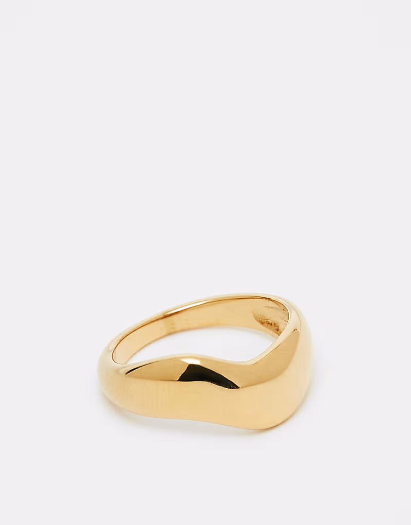 Массивное изогнутое кольцо из нержавеющей стали с 18-каратным золотом Lost Souls
Массивное изогнутое кольцо из нержавеющей стали с 18-каратным золотом Lost Souls