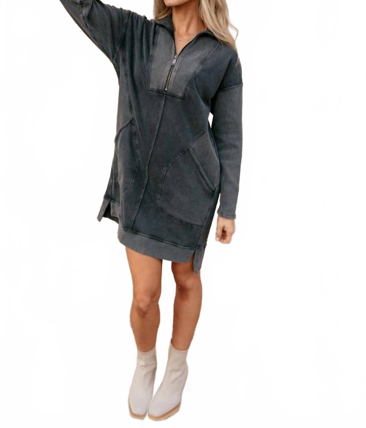 Платье для повседневных дел в цвете выстиранный черный Entro
Платье для повседневных дел в цвете выстиранный черный Entro