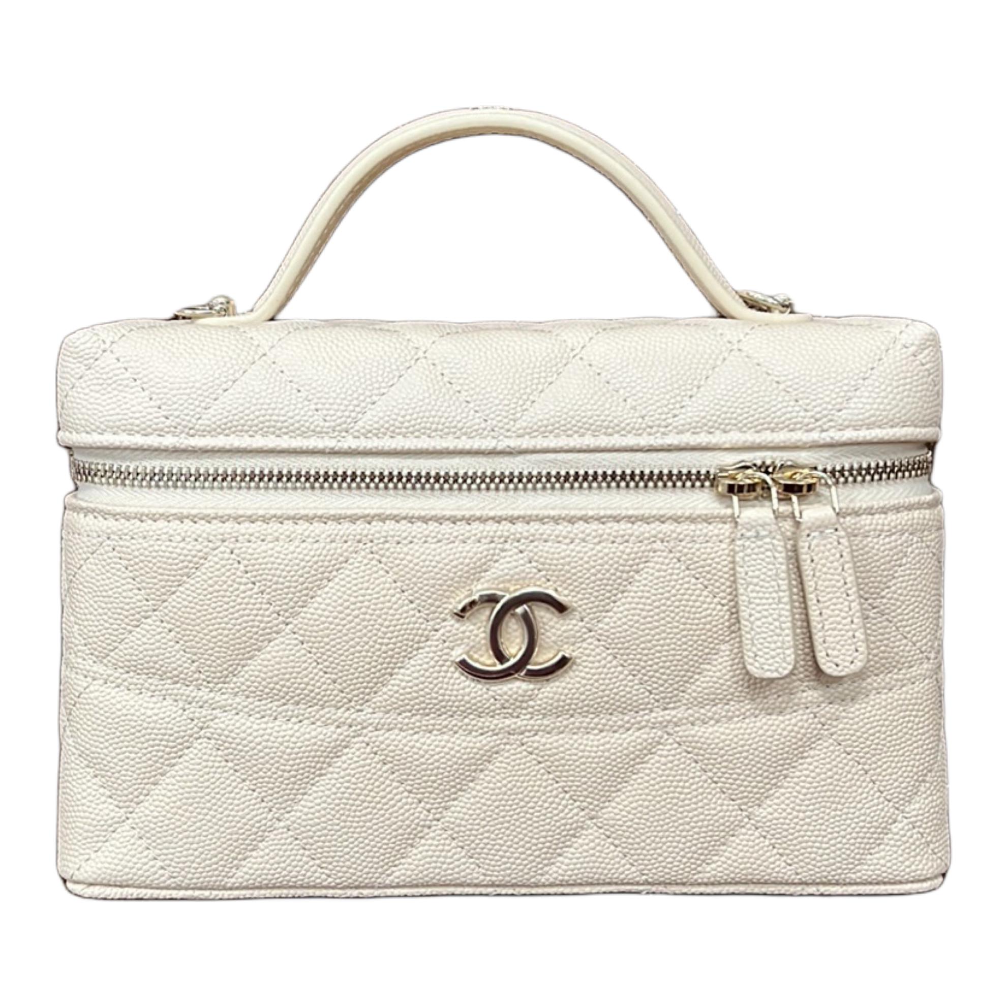 Chanel Женская сумка через плечо из коровьей кожи, светло-бежевого цвета
Chanel Женская сумка через плечо из коровьей кожи, светло-бежевого цвета