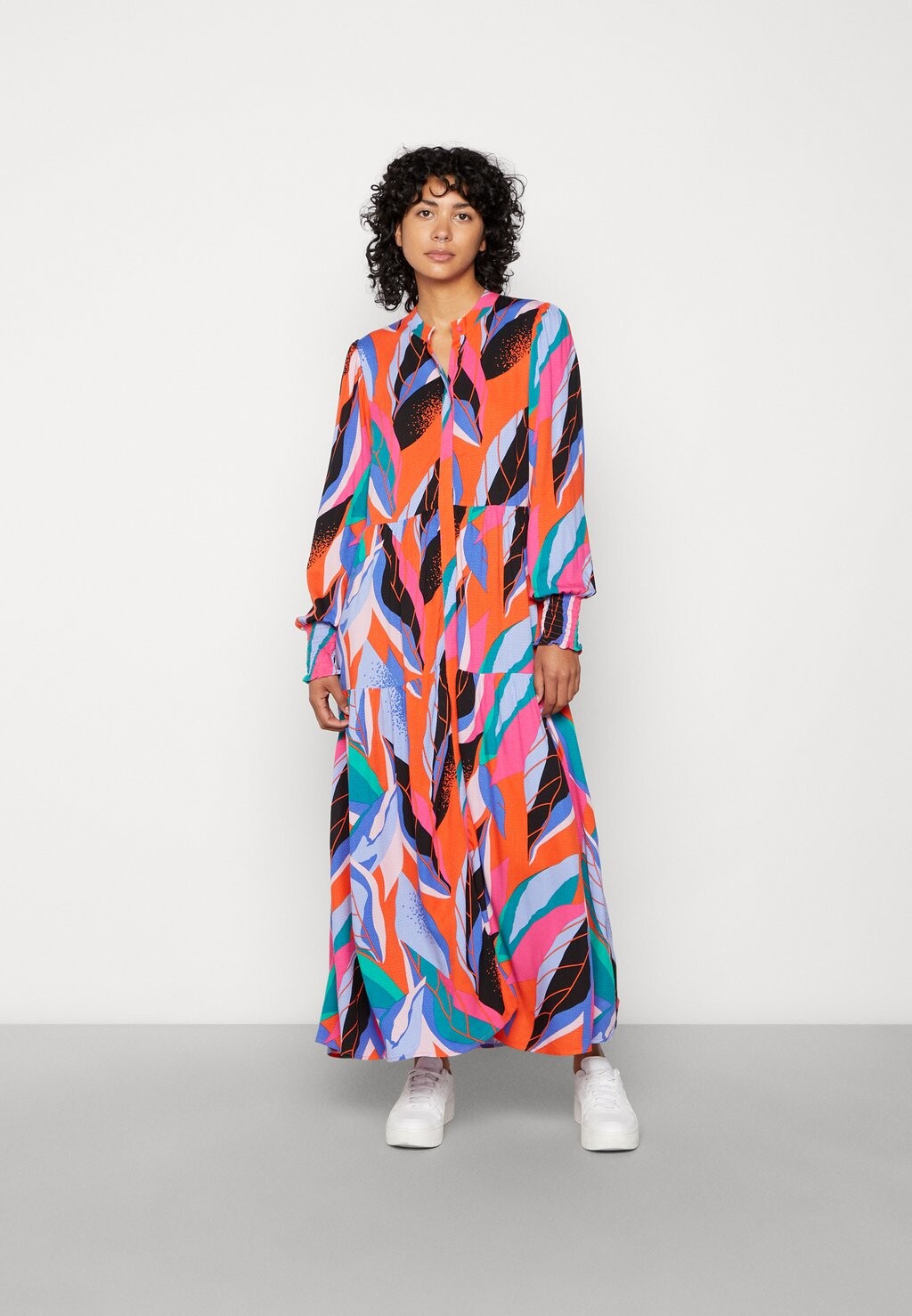 Длинное платье YAS
Длинное платье YAS