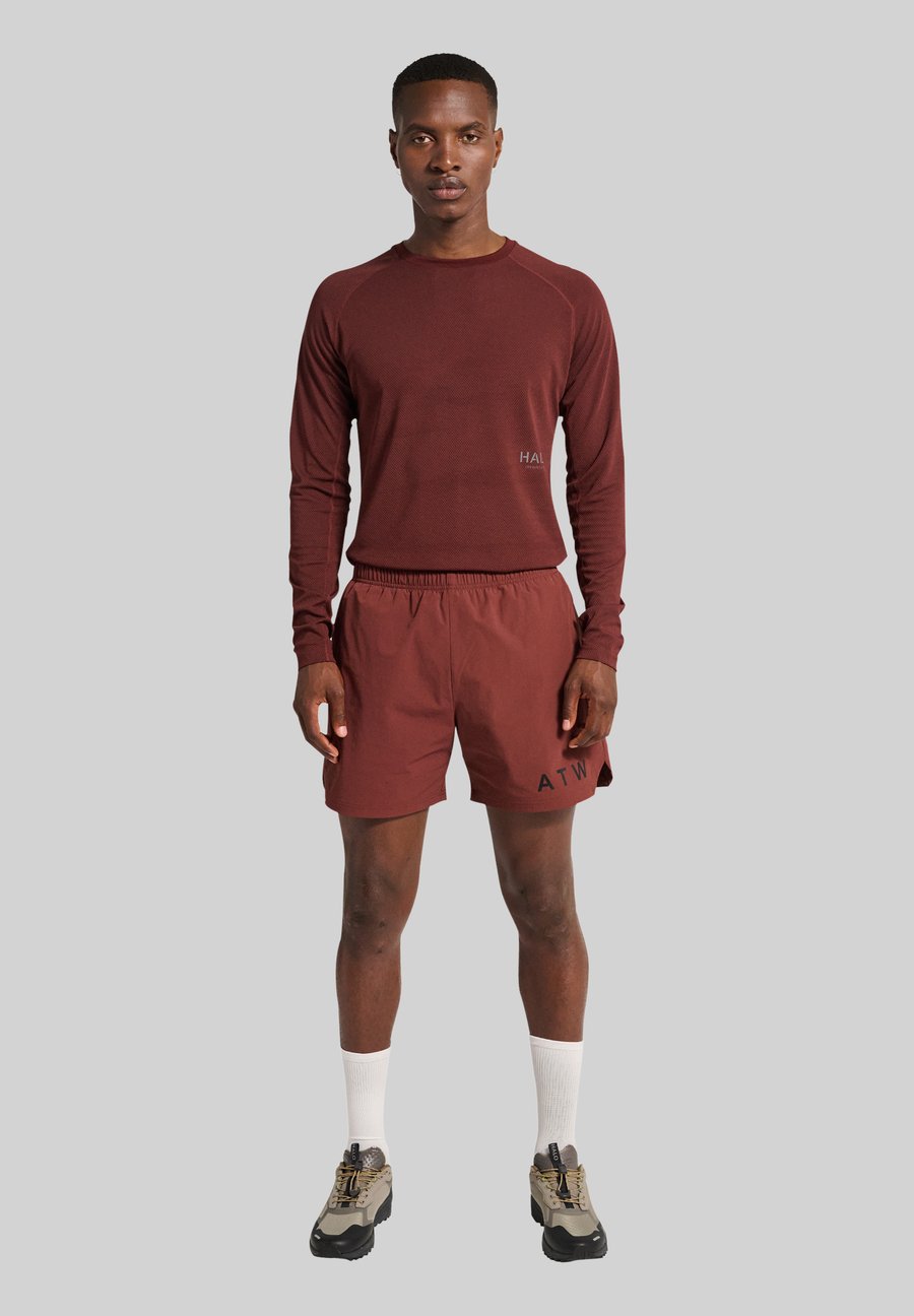 Шорты HALO Shorts, Bitter Chocolate/Dark Brown
Шорты HALO Shorts, Bitter Chocolate/Dark Brown