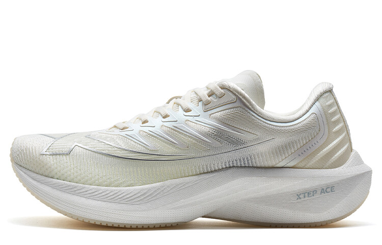 Кроссовки для бега мужские цельные формованные с низким верхом Sail белые Xtep
Кроссовки для бега мужские цельные формованные с низким верхом Sail белые Xtep