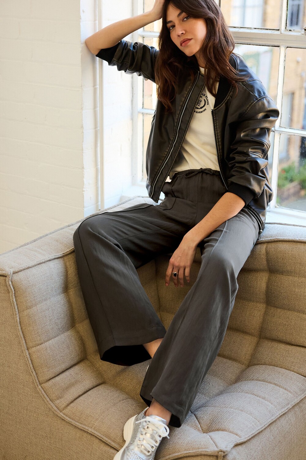 Брюки из тенселя с широкими штанинами и кулиской Next, серый
Брюки из тенселя с широкими штанинами и кулиской Next, серый