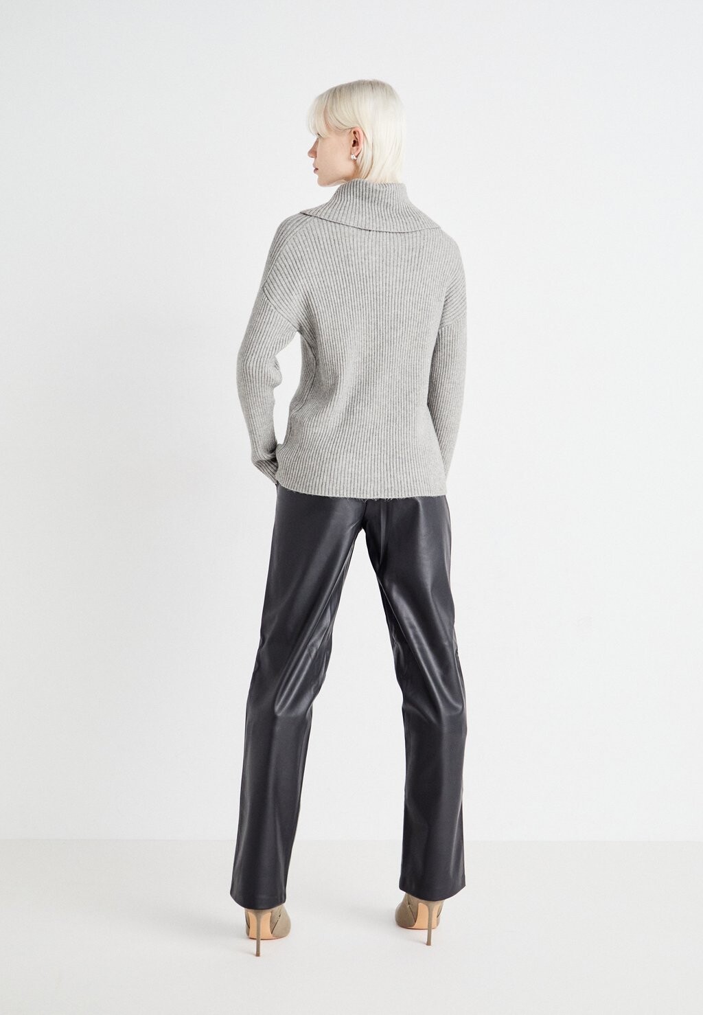 Брюки ONLIDINA PANT ONLY, черный
Брюки ONLIDINA PANT ONLY, черный