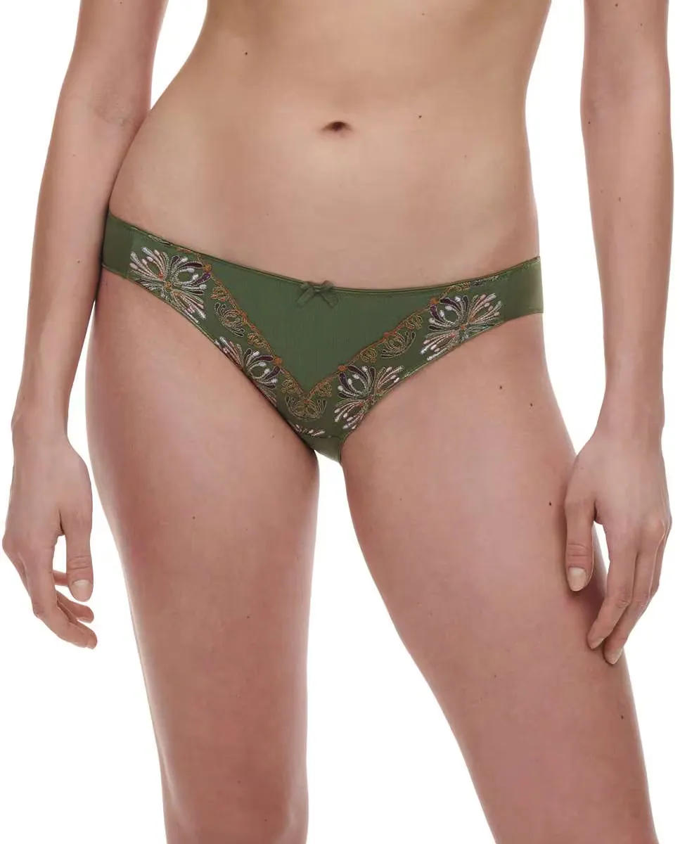 Классические трусы с вышивкой в линии Елисейские поля Chantelle, цвет Crudo
Классические трусы с вышивкой в линии Елисейские поля Chantelle, цвет Crudo