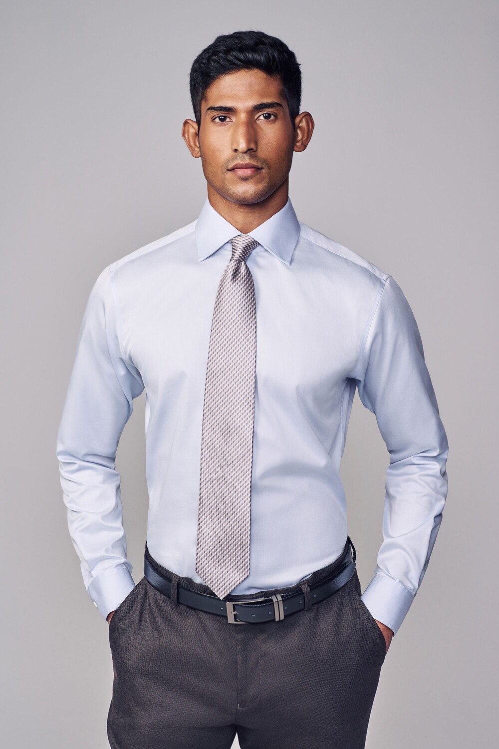 Рубашка облегающего кроя с длинными рукавами и одинарной манжетой из 100% хлопка с атласной отделкой и вырезным воротником Next, голубой
Рубашка облегающего кроя с длинными рукавами и одинарной манжетой из 100% хлопка с атласной отделкой и вырезным воротником Next, голубой