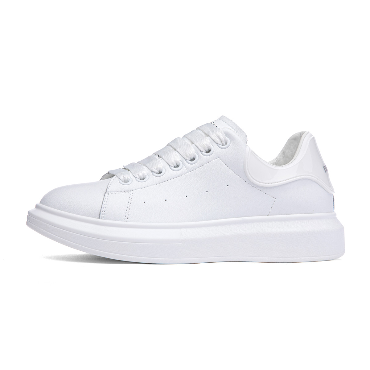 Водонепроницаемые и нескользящие низкие кроссовки, мужские, цвета экрю NAVIGARE, Ecru
Водонепроницаемые и нескользящие низкие кроссовки, мужские, цвета экрю NAVIGARE, Ecru