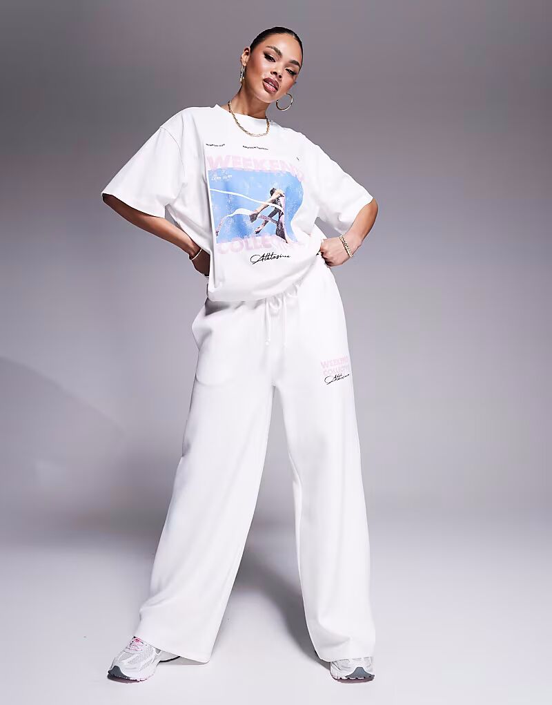 Текстурированные широкие брюки-джоггеры Weekend Collective с принтом бегуна
Текстурированные широкие брюки-джоггеры Weekend Collective с принтом бегуна