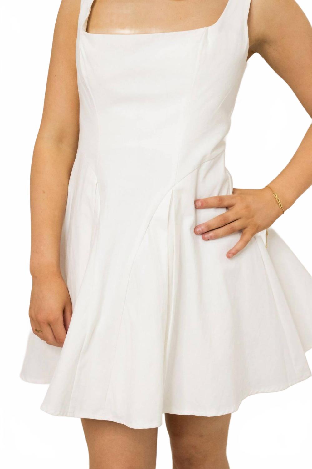 Мини-платье Ivy в белом цвете One and Only Collective
Мини-платье Ivy в белом цвете One and Only Collective