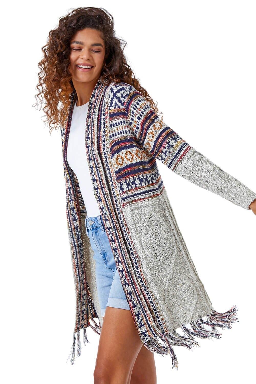 Удлиненный кардиган с кисточками и ацтекским принтом Roman, бежевый 
Удлиненный кардиган с кисточками и ацтекским принтом Roman, бежевый